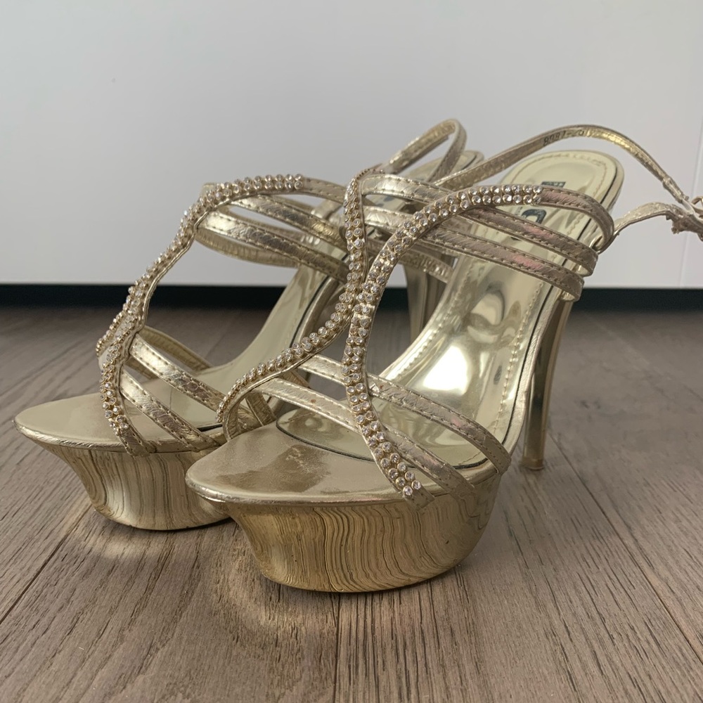 Del Garda By MNK Gold Heels